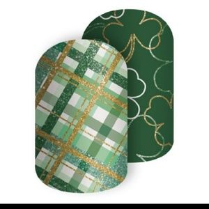 Lucky me st Patrick's nail wraps